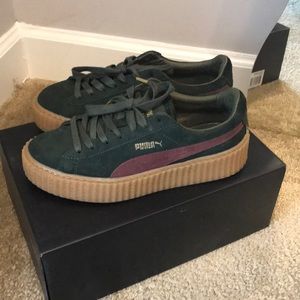 Suede creeper